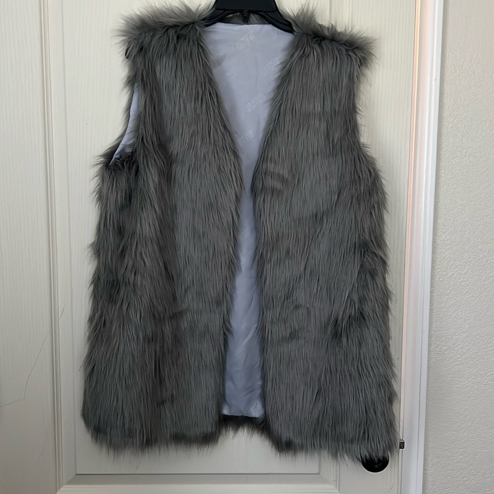Furry women’s vest